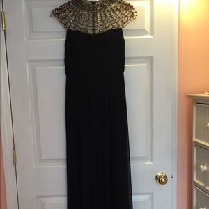 Black elegant prom dress.